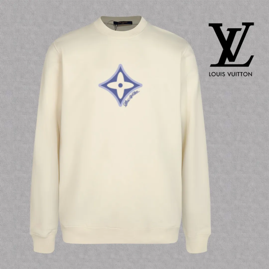 🅿️250 hot style on the shelves🔥❗ 💫〖Louis Vuitton LV〗 Fashionable round neck sweatshirt, casually matched with various styles, it is perfectly handsome😎The whole dress is made of double waistcoats, which makes the whole dress more three-dimensional. Not ordinary factories can do such fine work. The 2025 spring style counters are on sale, exquisite round neck terry sweatshirt, high-end double-strand pure cotton Customized drawstring ribs are dyed in the same vat and are complete with three standards. The chest craftsmanship adopts a simple and elegant pattern on the chest, which is easy to control for any age group! Fit and comfortable! Customized thickened 440g terry sweatshirt fabric, soft and comfortable to the touch, with a three-dimensional shape! 🙌🏻 It’s also very breathable, so it’s a versatile style that can be worn with any outfit! ✔Color: Black White Apricot Size: S M L XL 2XL